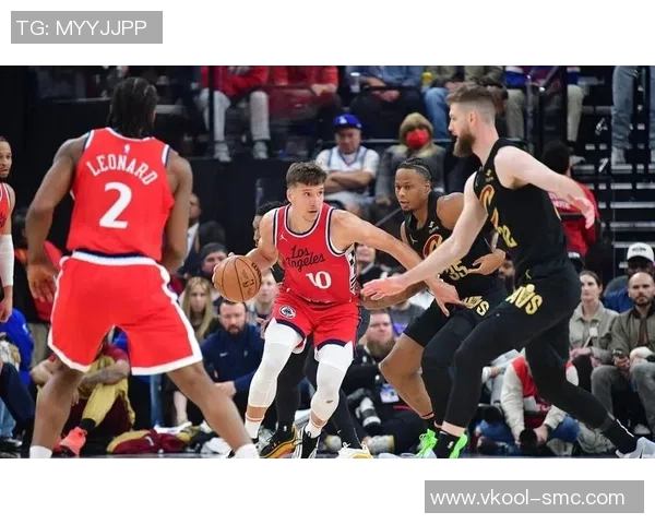 火箭队与快船队激战正酣精彩直播中不容错过的篮球盛宴 火箭队与快船队激战正酣精彩直播中不容错过的篮球盛宴